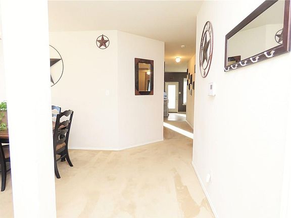 5th image of 701 Preston Dr