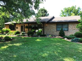 99 Red Coach Ln, Troy, IL 62294
