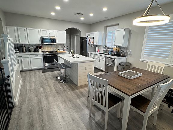 3rd image of 38711 N Jonathan St
