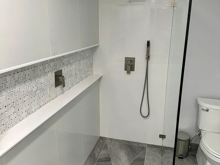 65 Pelican Pointe Dr #202 — Photo 24
