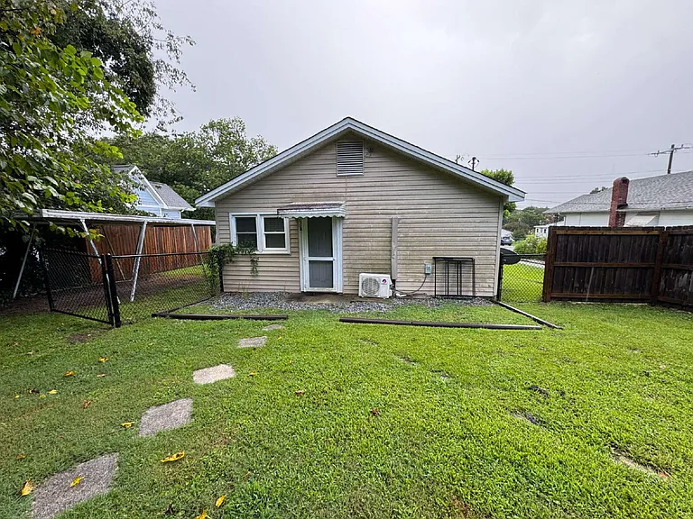 512 Johnson St #B — Photo 1