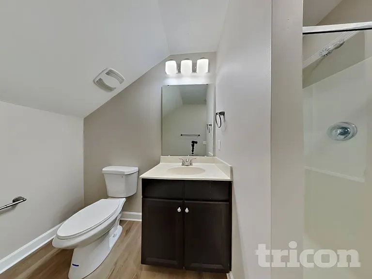 685 Century Dr — Photo 18