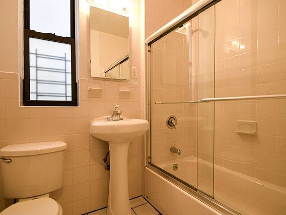 5th image of 2101 Cedar Ave APT 1C