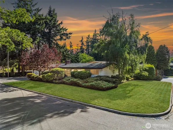 8230 215th Street SW, Edmonds, WA 98026