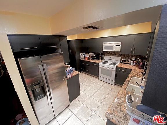 4th image of 5339 Lindley Ave Unit 205