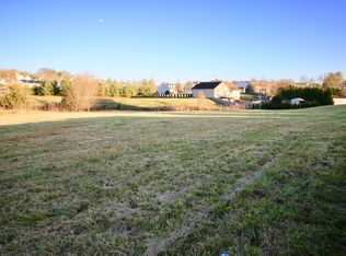 372 Hugh Cox Rd, Johnson City, TN 37615