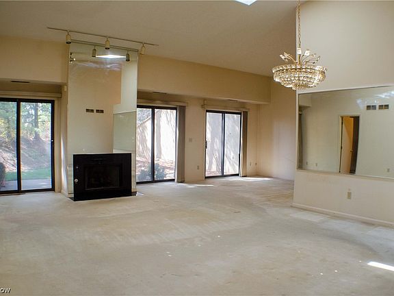 3rd image of 1947 Brookwood Dr