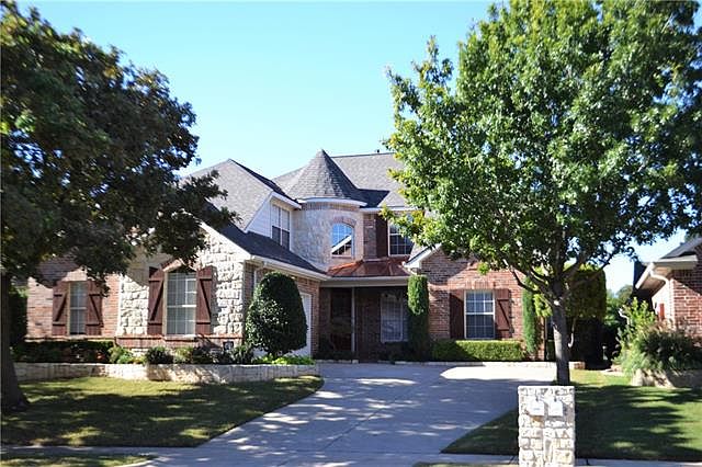 1st image of 2400 Watercrest Dr