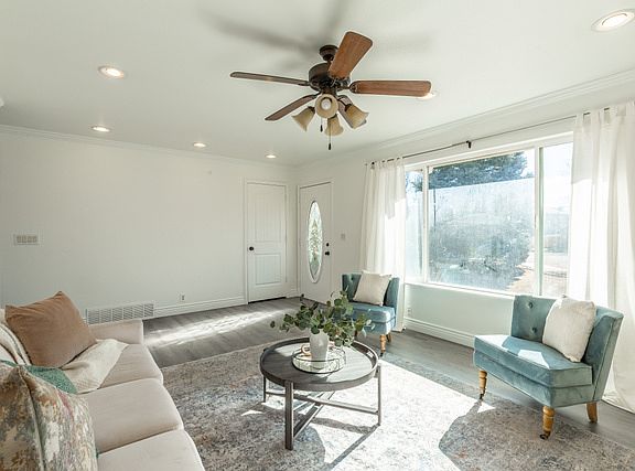 4th image of 5142 W Redflower Cir