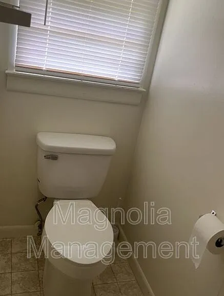 526 Waddill St — Photo 3