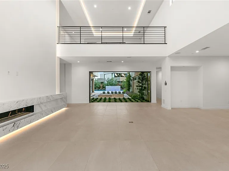 7385 Heron Canyon Ct — Photo 5
