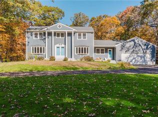 25 Hiawatha Dr, Exeter, RI 02822