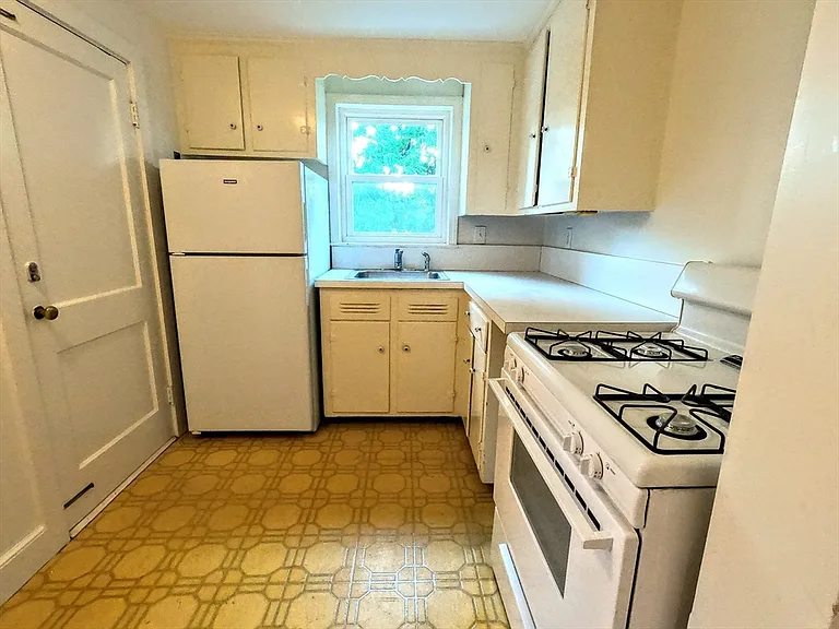 65 Keystone St #2 — Photo 24