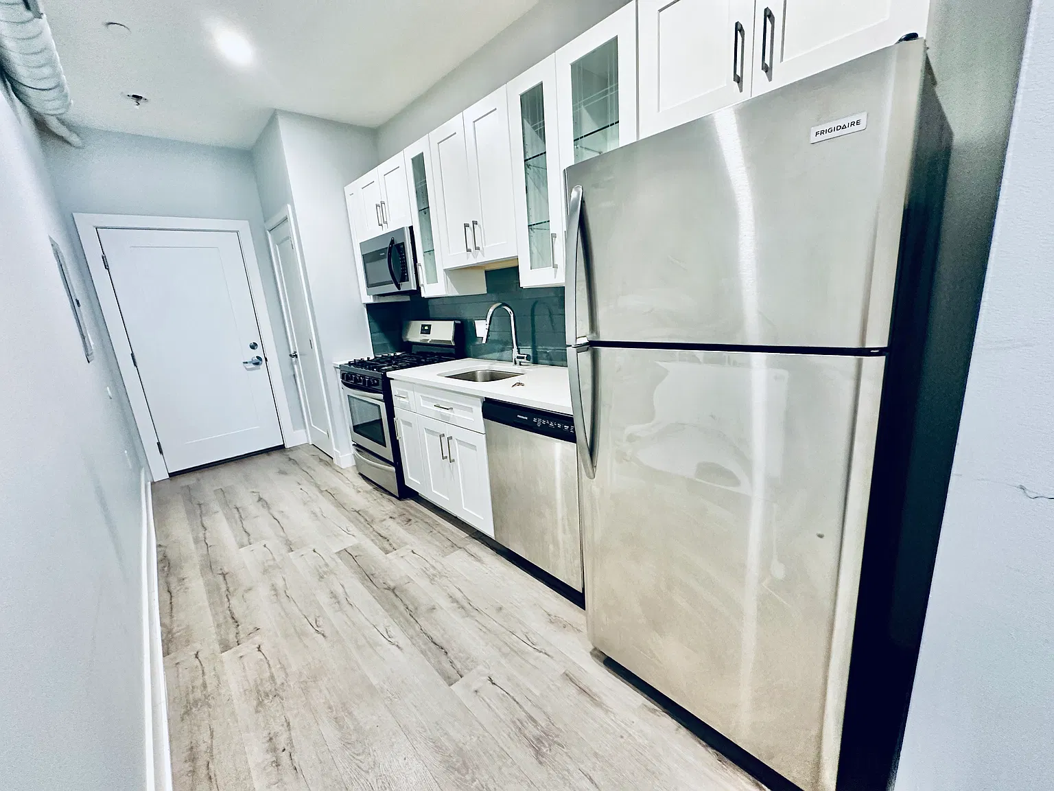 1 bed, $1,525 — Photo 2