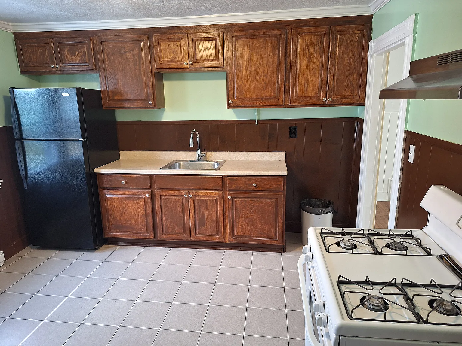 2 bed, 690 sqft, $2,200 — Photo 2