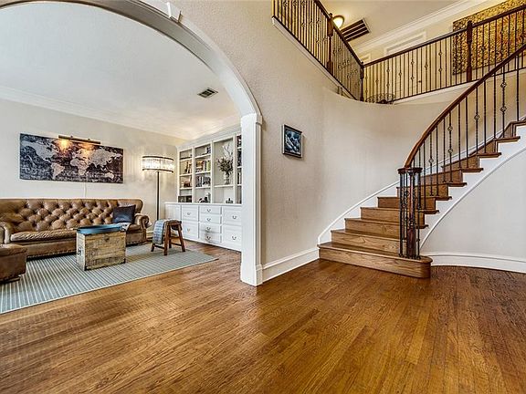 4th image of 656 Oakdale Dr