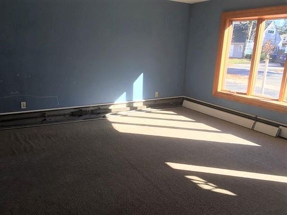 Burke Living Room Photo