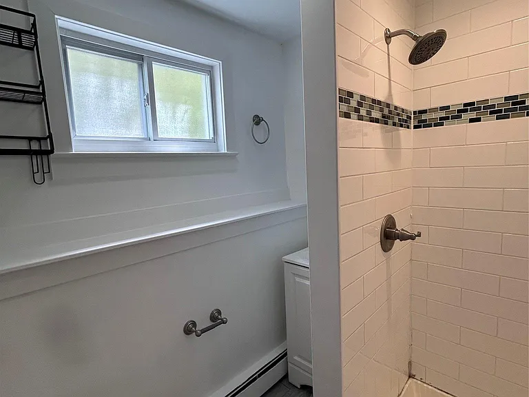 21A Thorney Ave — Photo 10