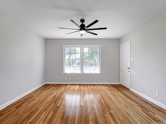 4th image of 327 SUMNER DR