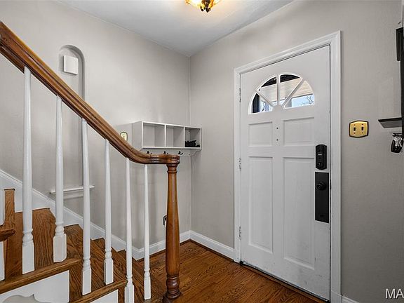 4th image of 1635 Dearborn Dr