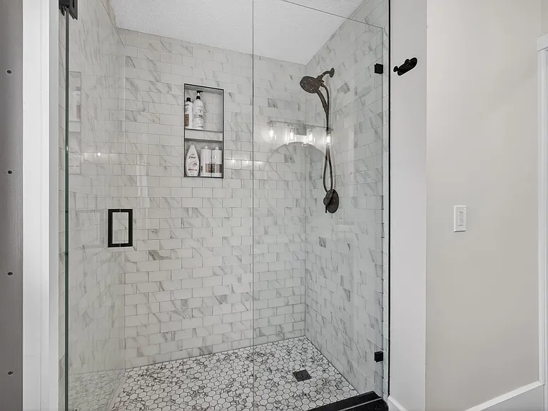 12897 La Rochelle Cir — Photo 39
