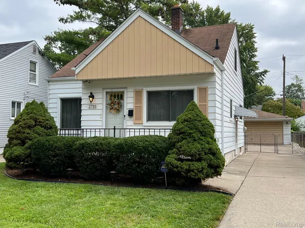 2735 Hubbard St, Dearborn, MI 48124