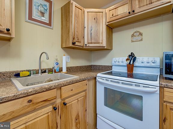 4th image of 9688 Porkchop Hill Ln