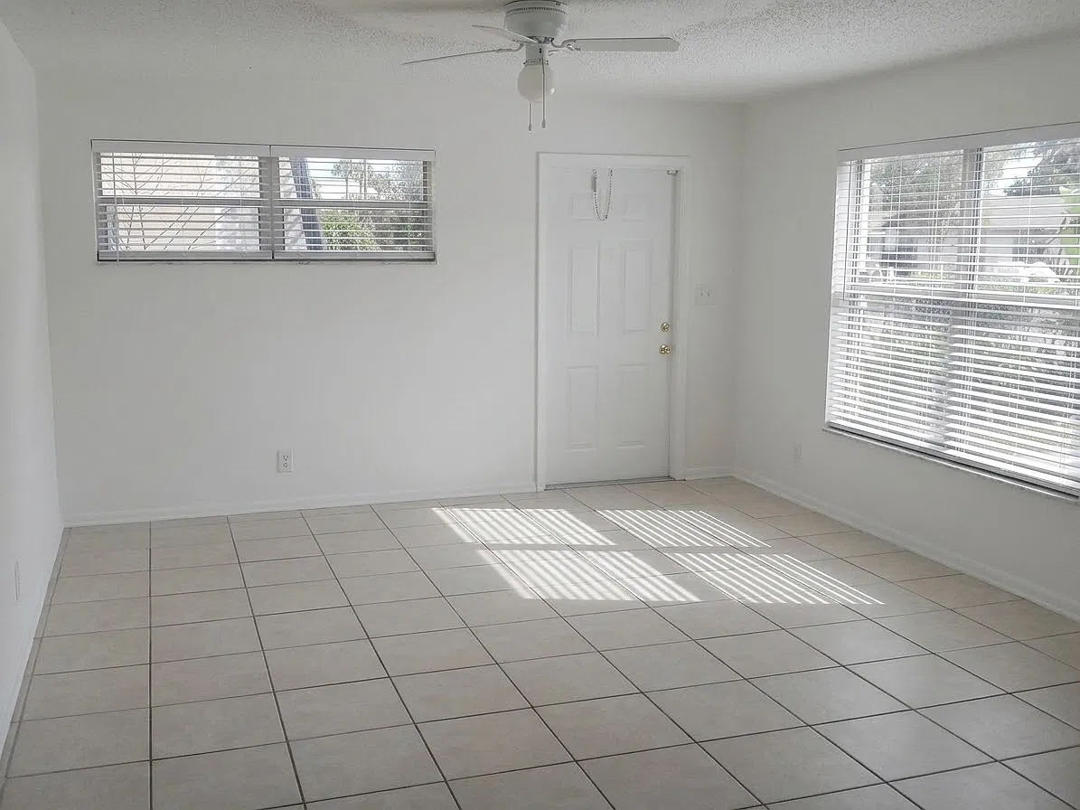 3 bed, 1200 sqft, $2,200 — Photo 3