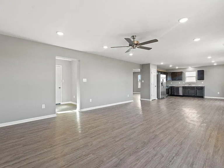 186 Oxford Landing Dr — Photo 8