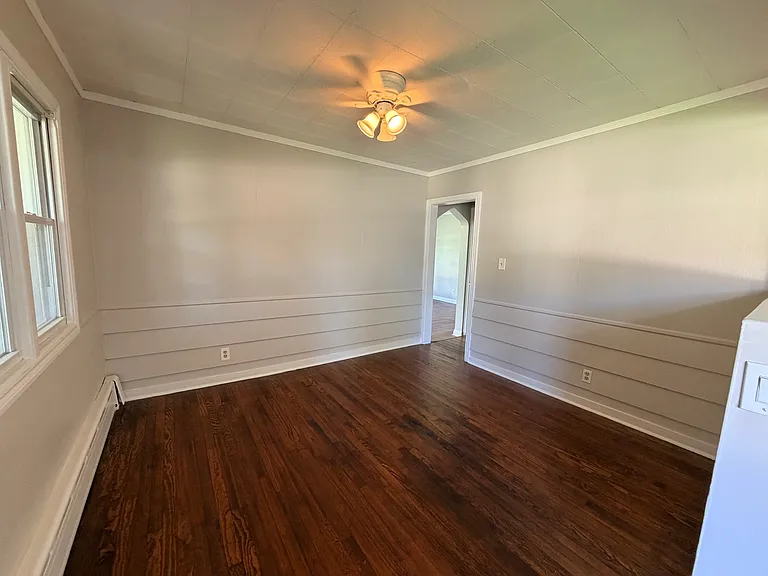 11105 Denny Ave — Photo 9