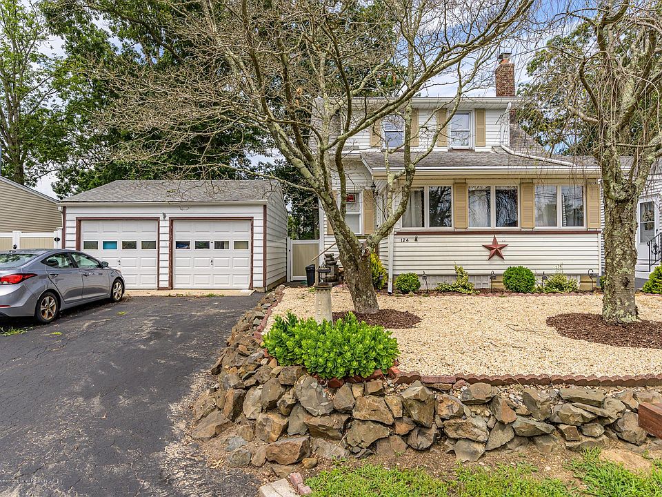 1st image of 124 Fischer Blvd