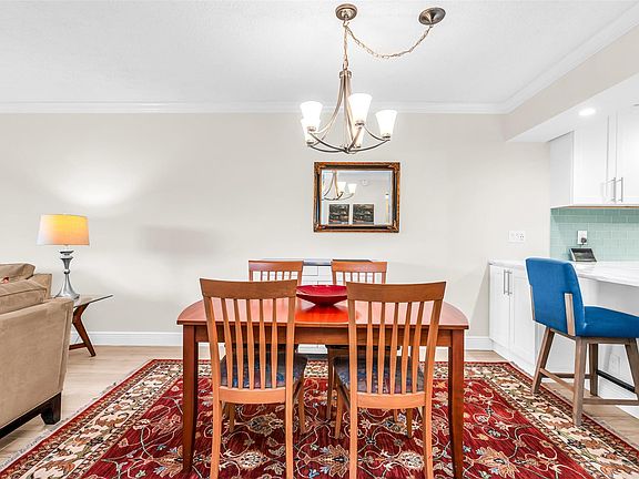 5th image of 3050 NE 16th Avenue #202