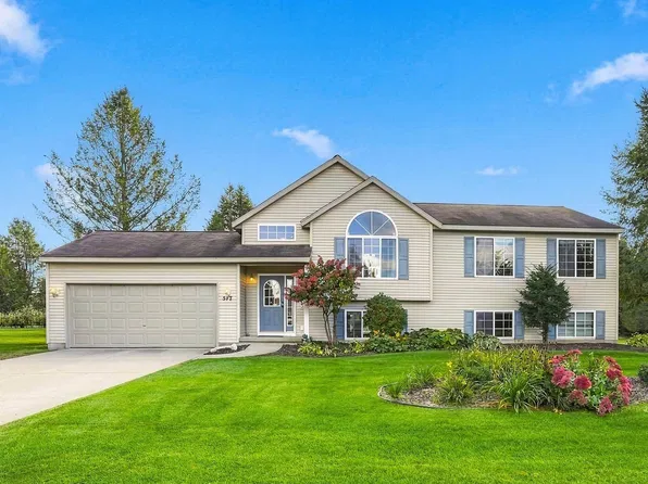 577 Strohm Rd, Traverse City, MI 49696