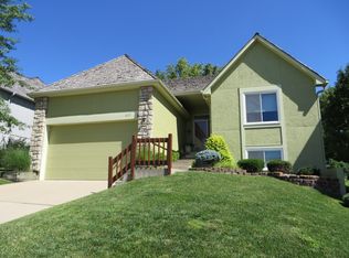 612 NE La Costa St, Lees Summit, MO 64064
