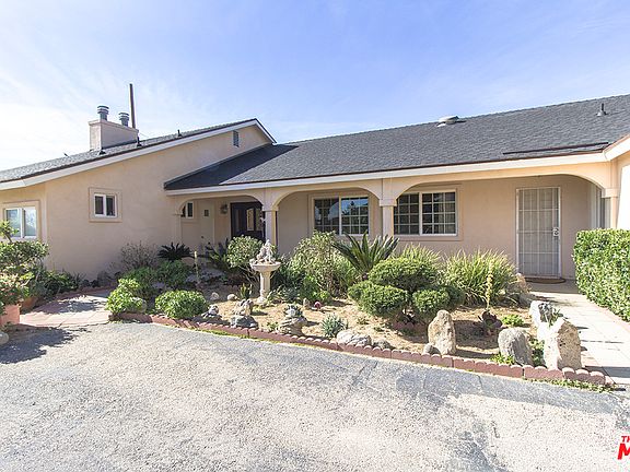 4th image of 18750 Foothill St