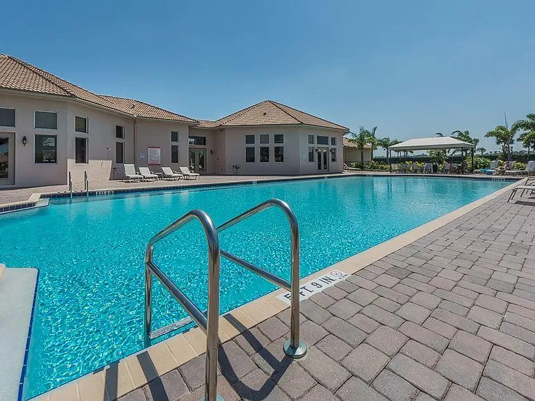 1750 Berkshire Cir SW — Photo 58