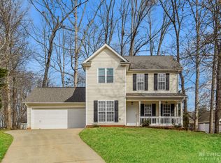 7057 Hunters Bluff Dr, Denver, NC 28037