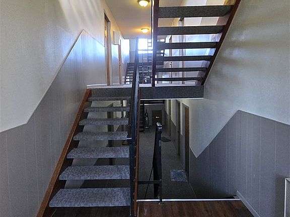 2nd image of 510 Lewis Ave E #103