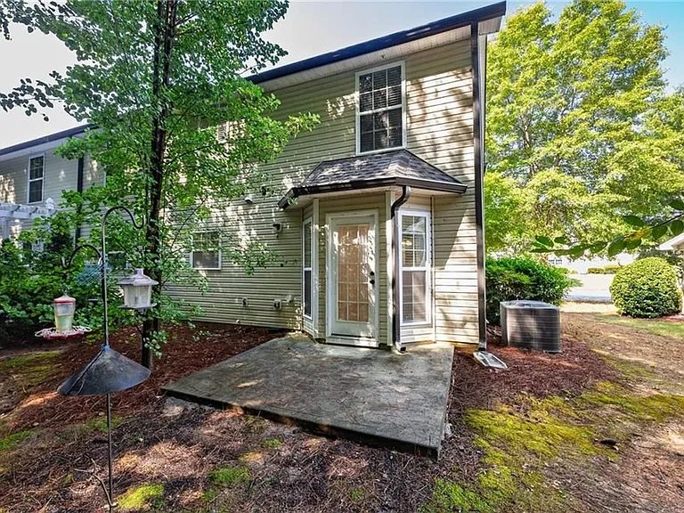 176 Darbys Crossing Ct — Photo 22