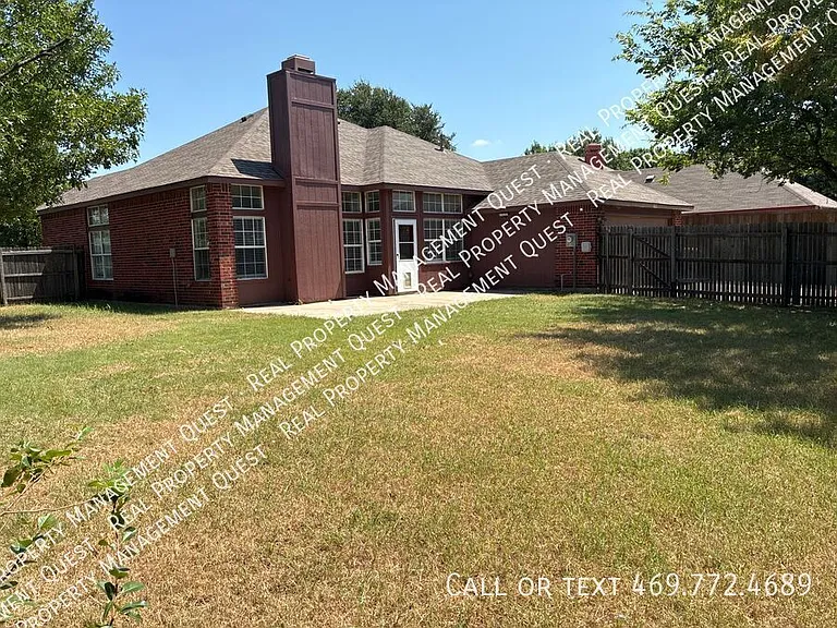 802 Nafus St — Photo 14
