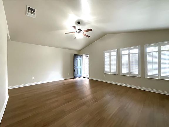 3rd image of 724 Humming Fish Dr