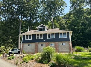 20 Mount Crest Rd, Oak Ridge, NJ 07438