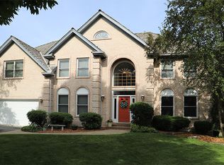 1839 River Ridge Cir, Naperville, IL 60565