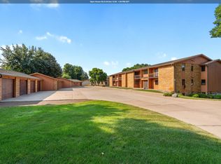 300 E 25th St Unit 9, Yankton, SD 57078