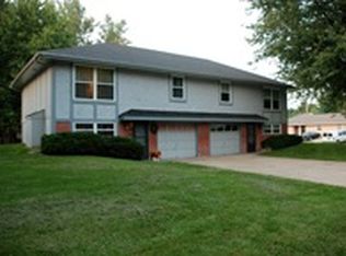 1214 SE 3rd Ter, Lees Summit, MO 64063