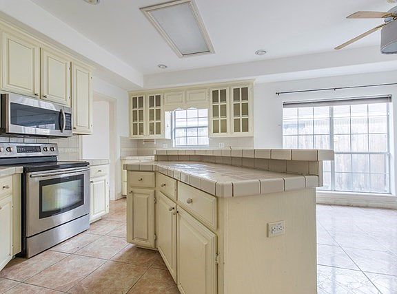 Entrance to Kitchen