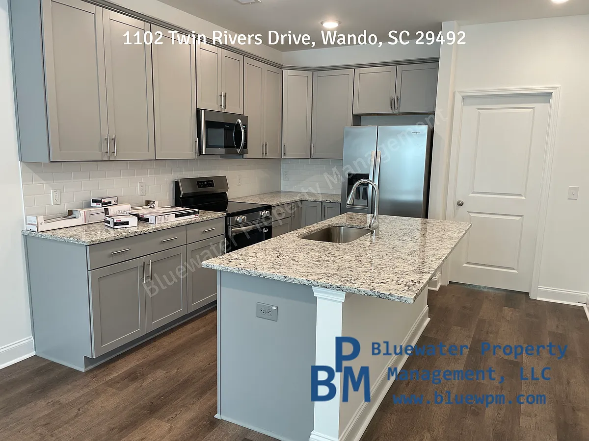 Building Photo - 1102 Twin Rivers Dr