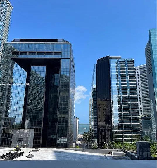 1250 S Miami Ave #1303 — Photo 34