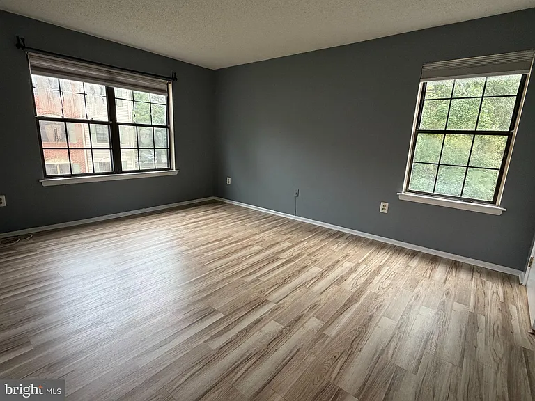8 Joyner Ct — Photo 15