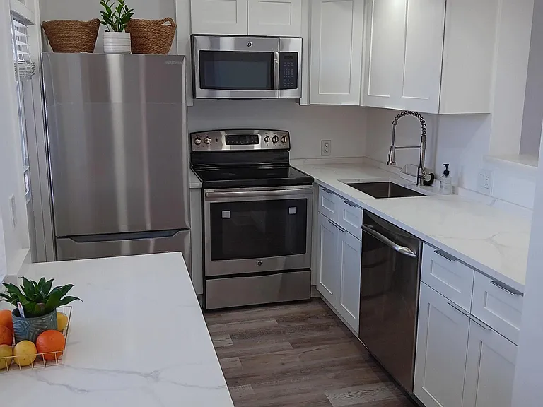 3050 N Palm Aire Dr #702 — Photo 2